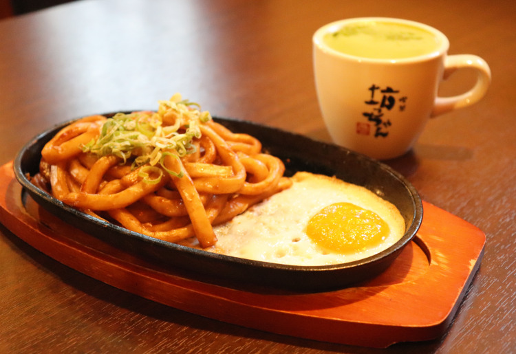 鉄板伊勢焼きうどん